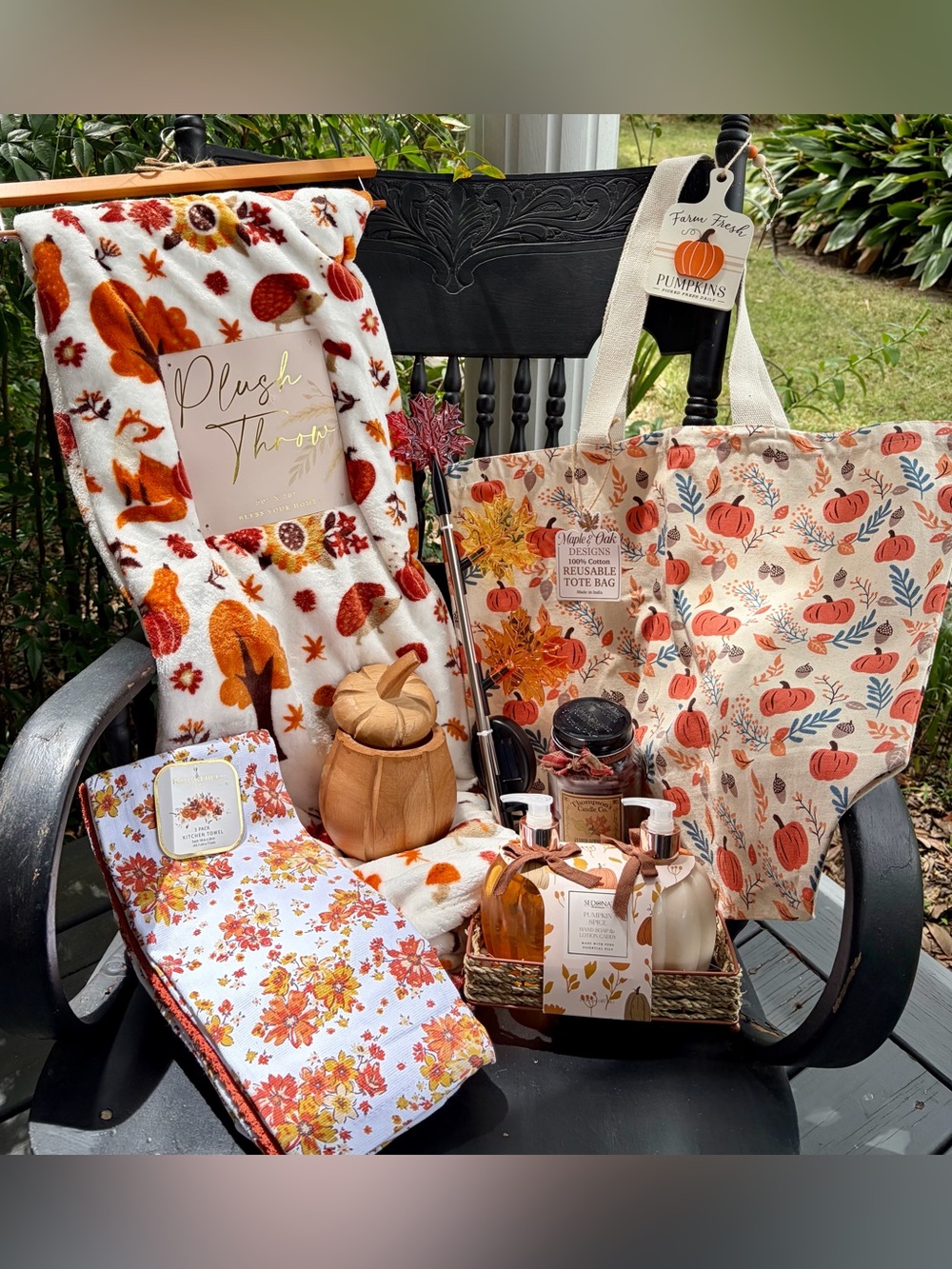 NWT AUTUMN and THANKSGIVING BUNDLE
12 Items Total